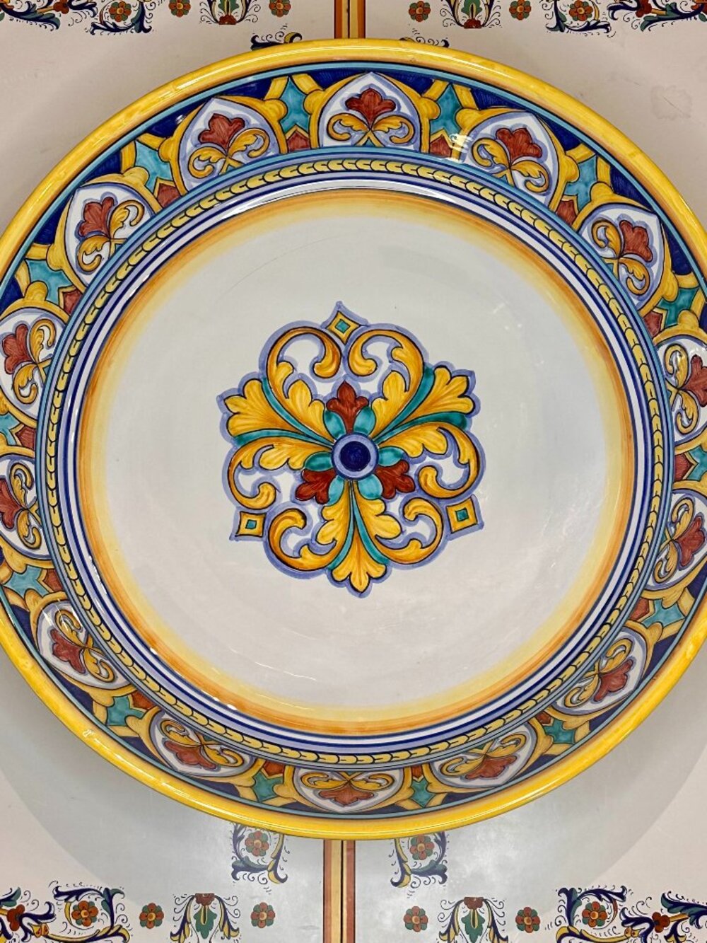 hand-painted ceramic bowl made in Deruta, Italy, by the manufacturer Gialletti P